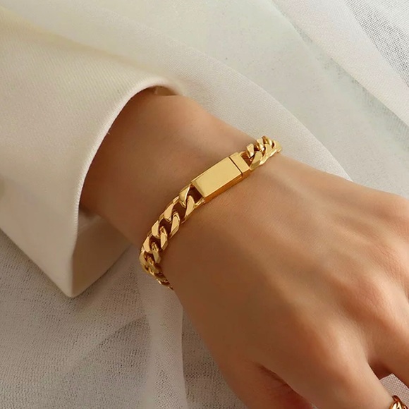 🌟Thick Chain Gold Plated Bracelet - Picture 2 of 4